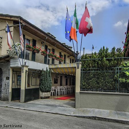 Hotel Centro Torre Pellice Buitenkant foto