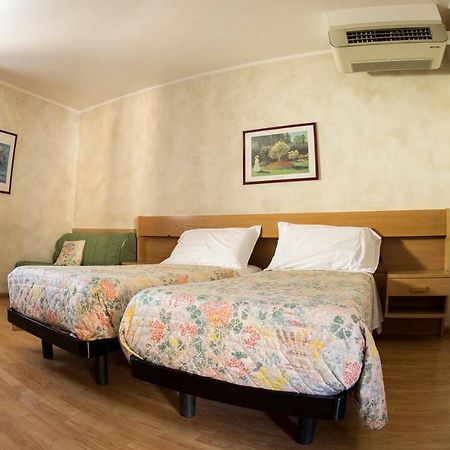 Hotel Centro Torre Pellice Buitenkant foto
