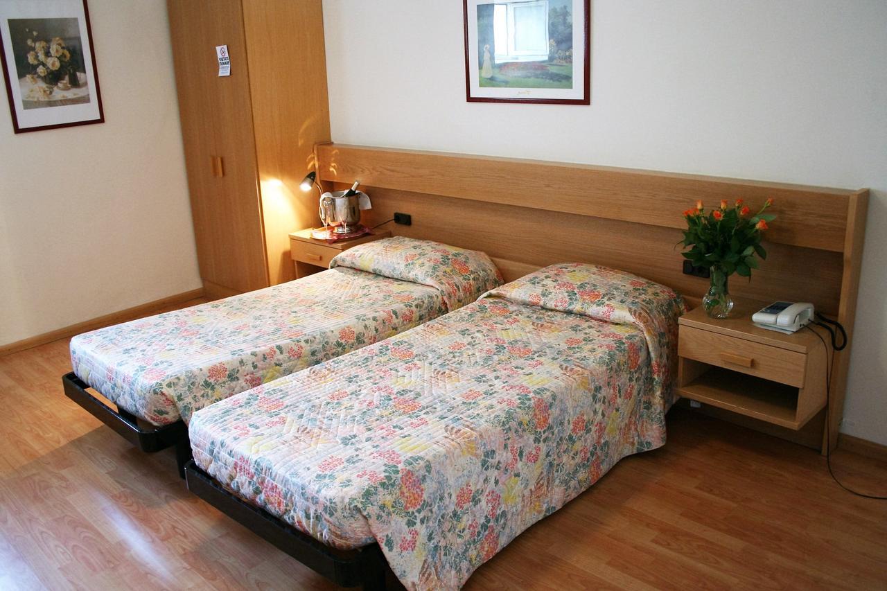Hotel Centro Torre Pellice Buitenkant foto