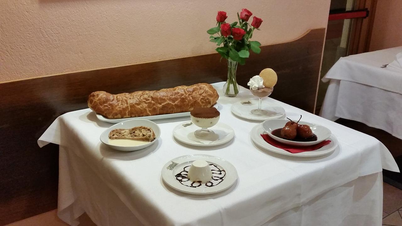 Hotel Centro Torre Pellice Buitenkant foto