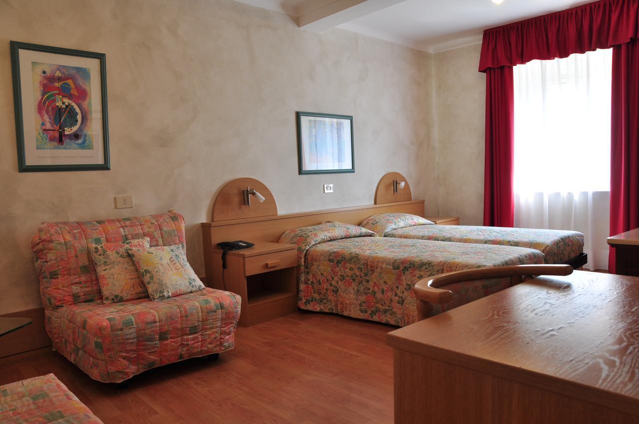 Hotel Centro Torre Pellice Buitenkant foto