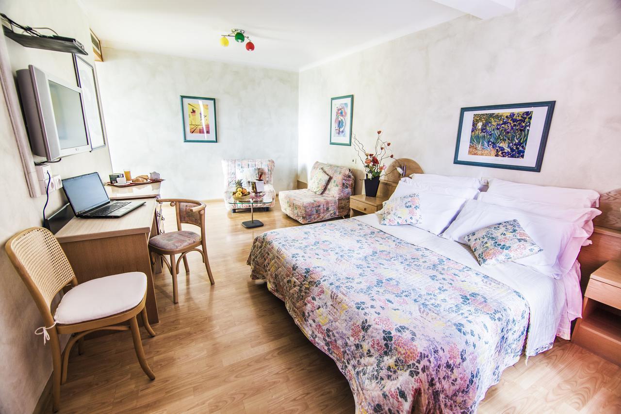 Hotel Centro Torre Pellice Buitenkant foto