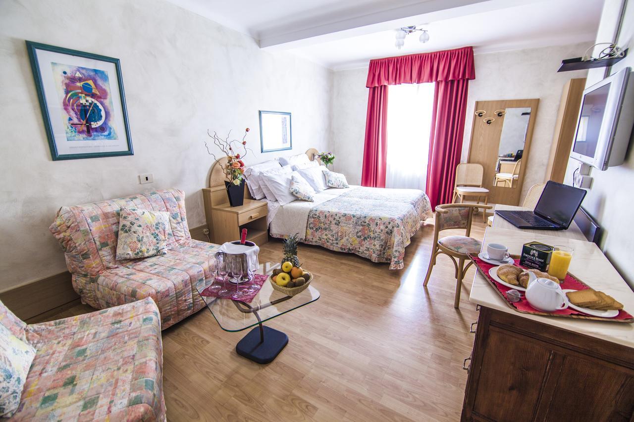 Hotel Centro Torre Pellice Buitenkant foto