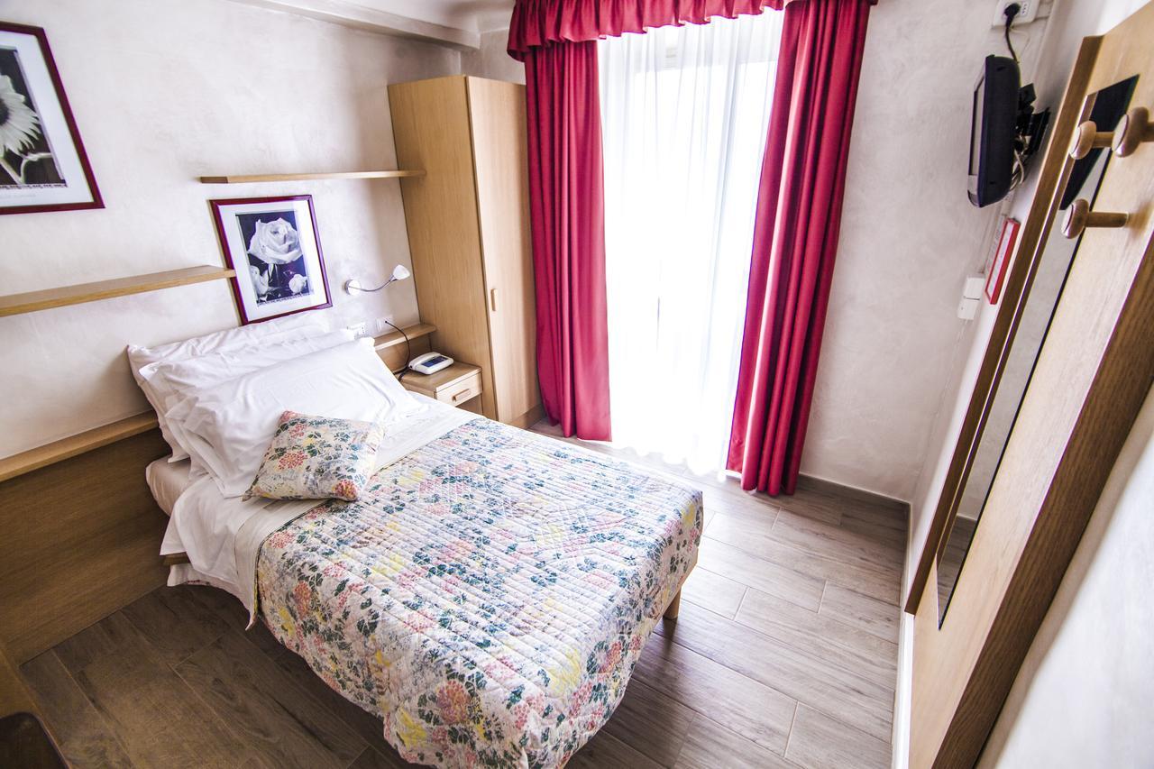 Hotel Centro Torre Pellice Buitenkant foto