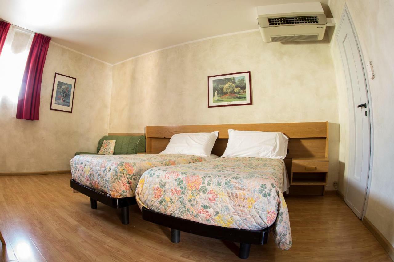 Hotel Centro Torre Pellice Buitenkant foto